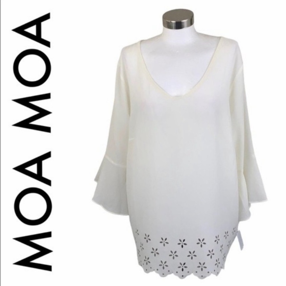 🌟HP!🌟 *NEW* MOA MOA Woman Ivory Laser-Cut Blouse